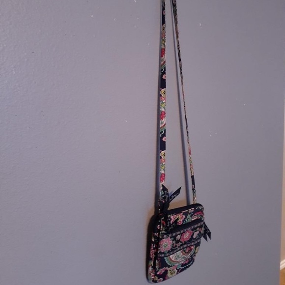 2 Vera Bradley crossbody purses - Picture 1 of 6